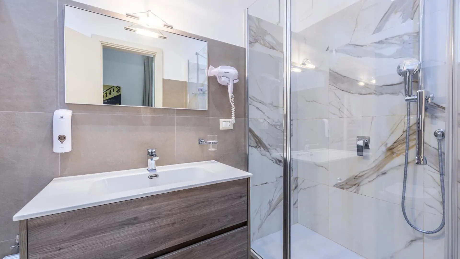 *** בית הארחה Rome Armony Suites איטליה